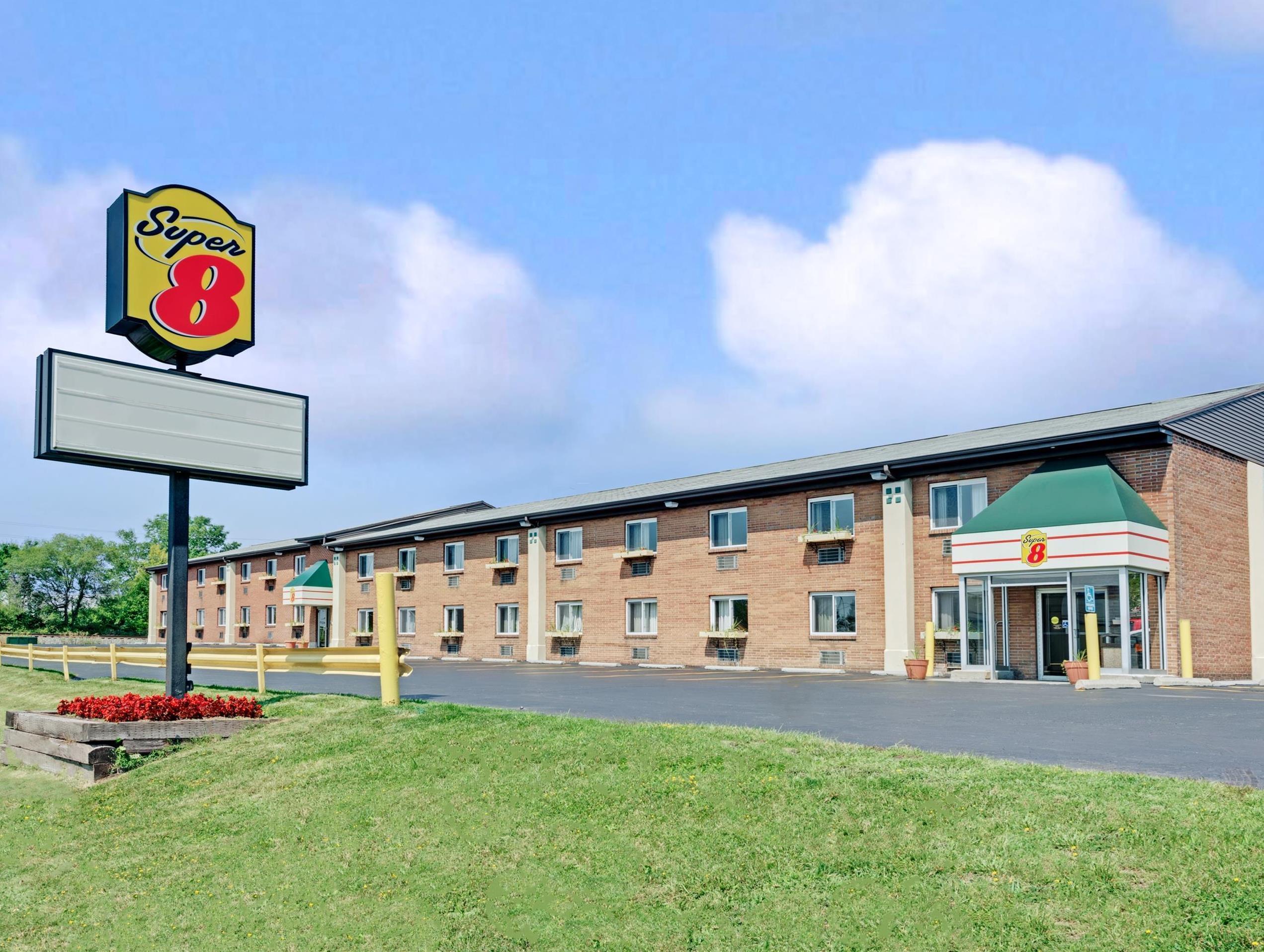 Super 8 By Wyndham Kenmore/Buffalo/Niagara Falls Area Eksteriør billede