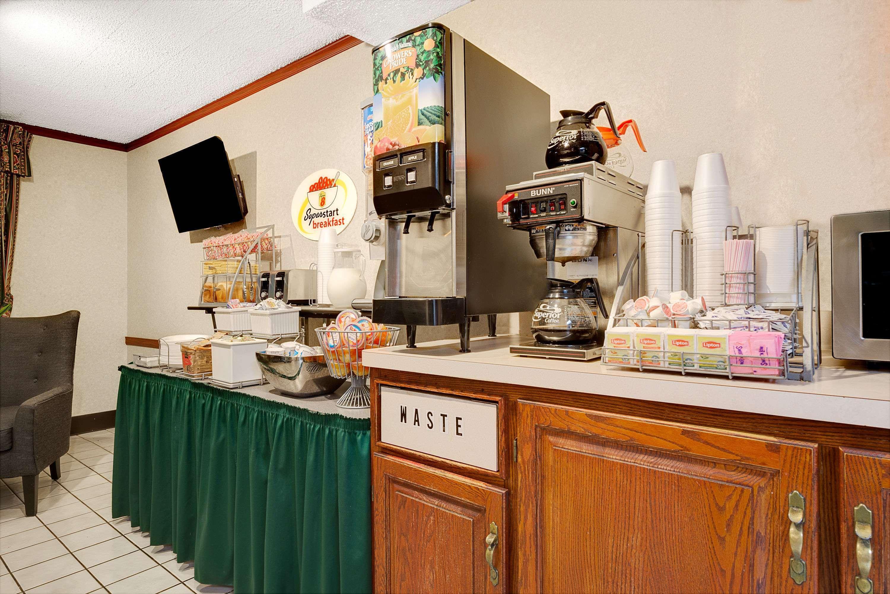 Super 8 By Wyndham Kenmore/Buffalo/Niagara Falls Area Eksteriør billede