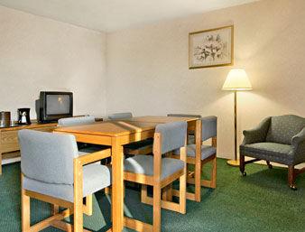 Super 8 By Wyndham Kenmore/Buffalo/Niagara Falls Area Eksteriør billede